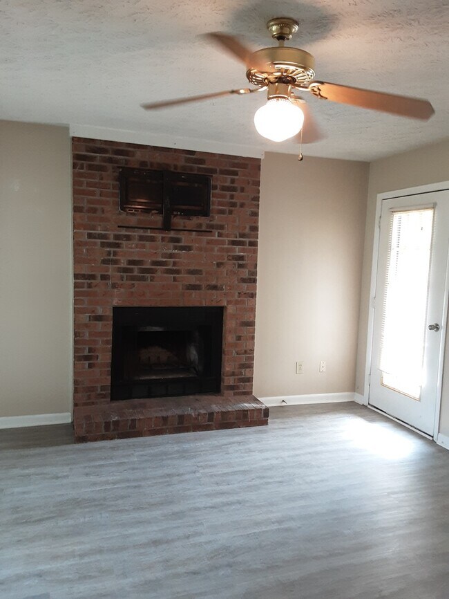 Building Photo - 6786 Winchester Dr., Fayetteville