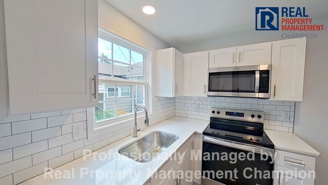 Building Photo - Recently Updated 2 BD/1 BA Home in the Heart of Wilmington