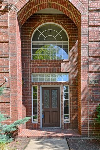 Building Photo - 2513 Suntree Ln