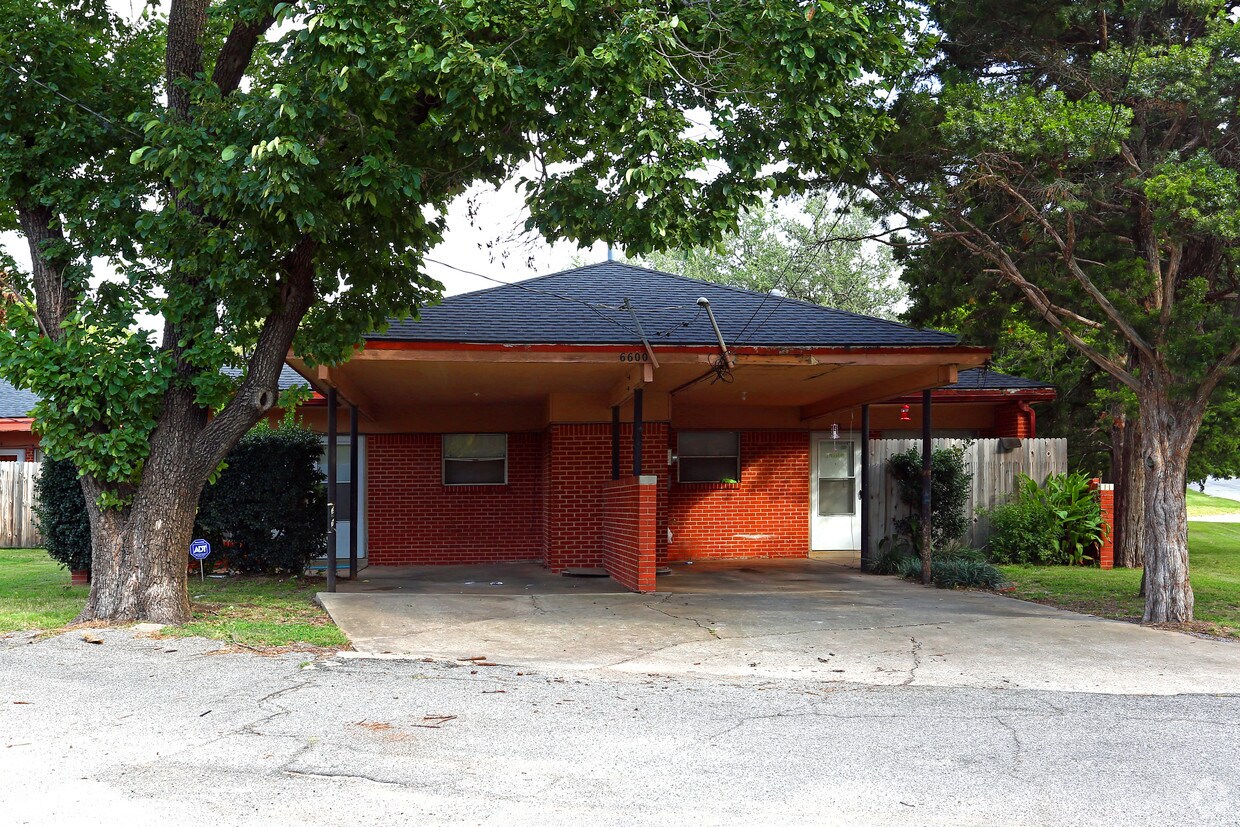 Building Photo - 6601 NW 30th Ter