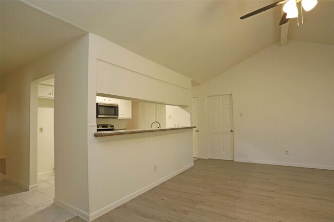 Foto del edificio - 5023 Monteith Dr