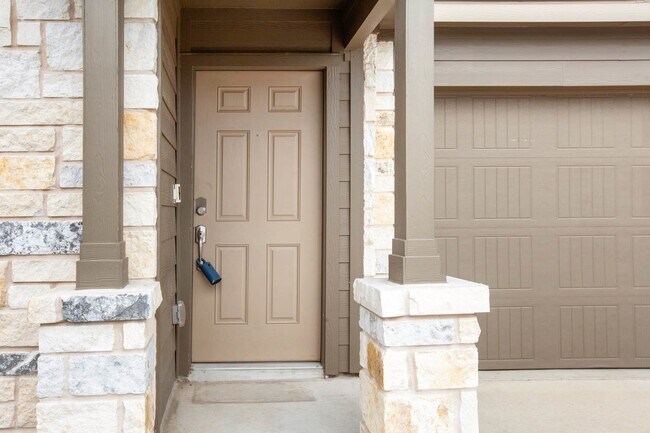 Foto del edificio - Spacious 3/2 in Kyle with oversized garage