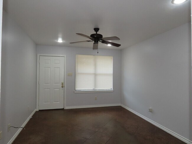 Foto del edificio - Whitehouse ISD -3 Bedroom, 2 Bath Duplex