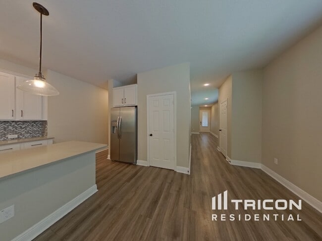 Building Photo - 5564 Silver Sun Dr