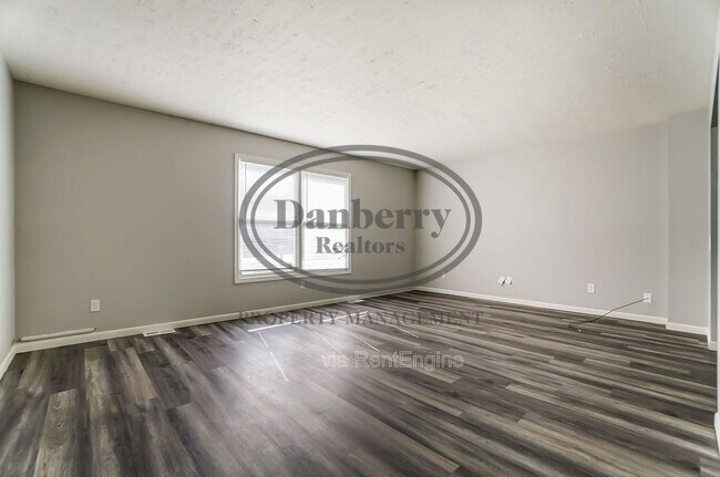 Building Photo - 1103 Searles Rd