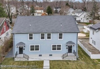 Building Photo - 8 Ravine Dr