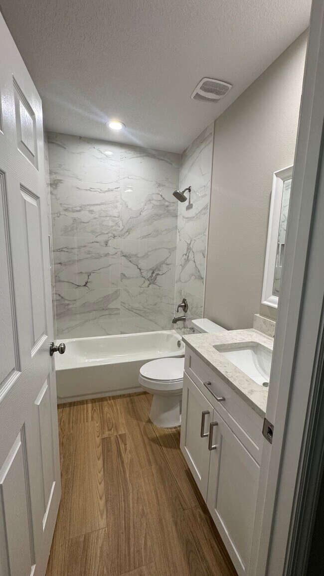 Foto del edificio - 2232 Fernwood St