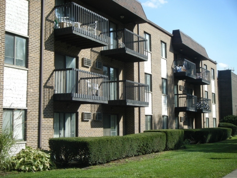 339 Bluff Ave Unit 1A, La Grange, IL 60525 Condo for Rent in La