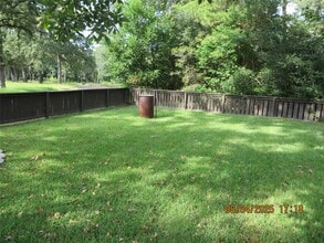 Building Photo - 8716 Club House Dr