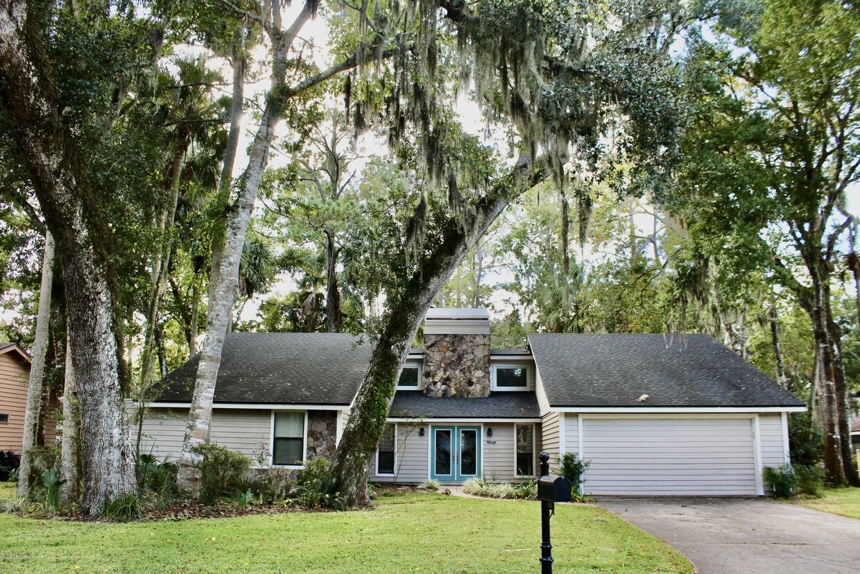 Primary Photo - 3080 Cypress Creek Dr N