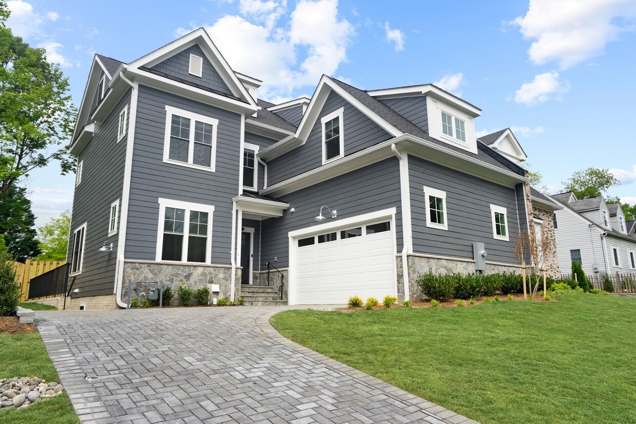 Photo - 517 Great Falls St (Falls Church, VA)