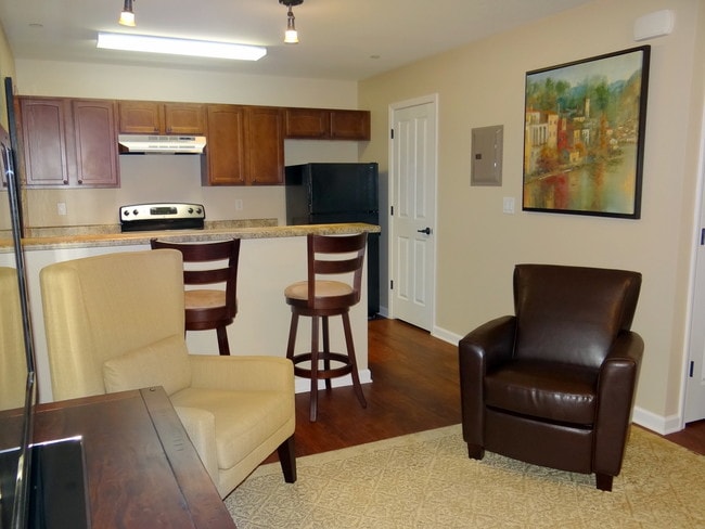 Studio Apartment Kitchen - Pine Highland West