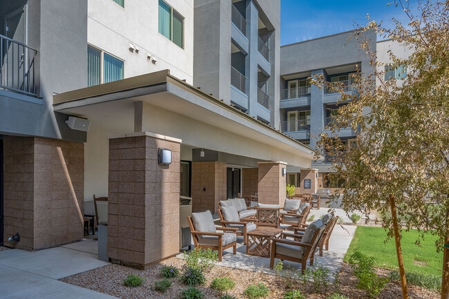 Foto del edificio - The Cascalote Senior Apartments