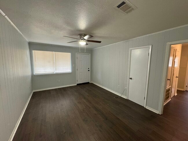 Building Photo - 3826 Lampton Ave