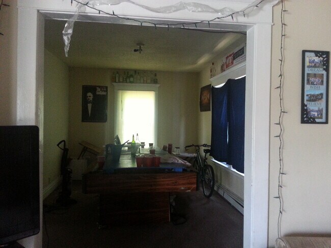 Living Room - 22 Englewood Ave