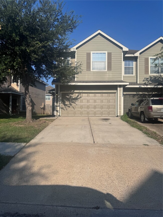 Building Photo - 6213 Stoney Creek Dr
