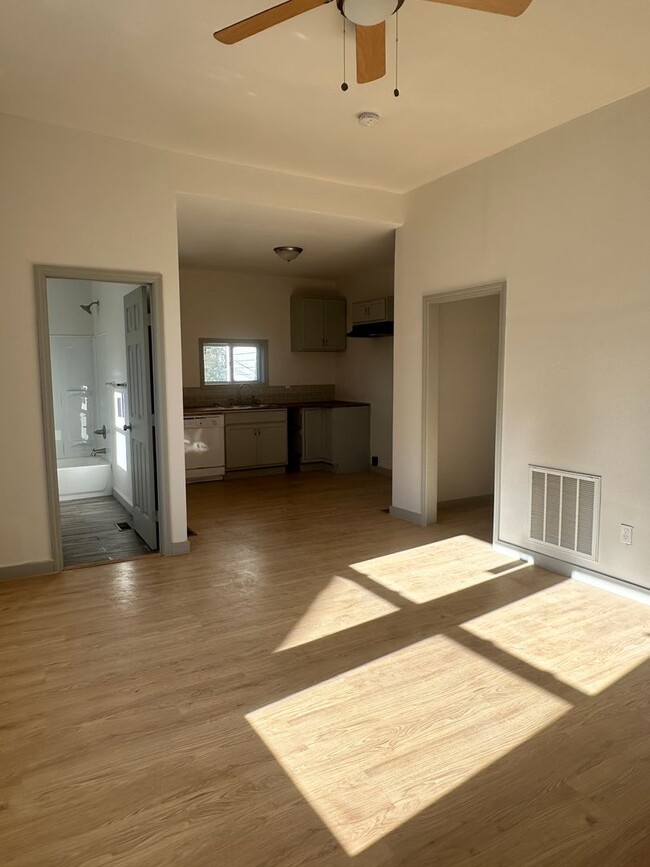 Foto del edificio - Knoxville 37914 - 1 bedroom, 1 bath Apartm...