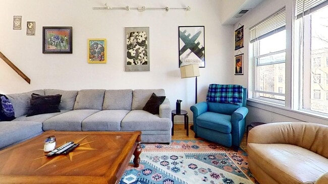 Photo - 2947 N Racine Ave Apartment