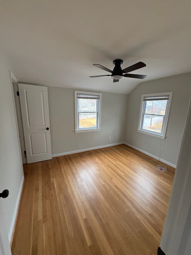 Foto del edificio - 2817 63rd Pl