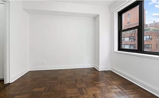 Foto del edificio - 405 E 57th St