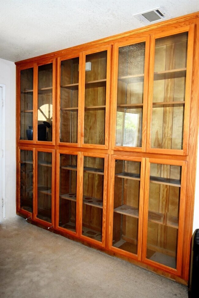 Foto del edificio - 4 bedrooms House for rent