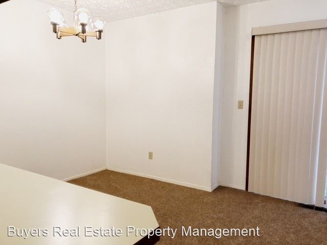 Building Photo - 1707 Russian Jack Dr