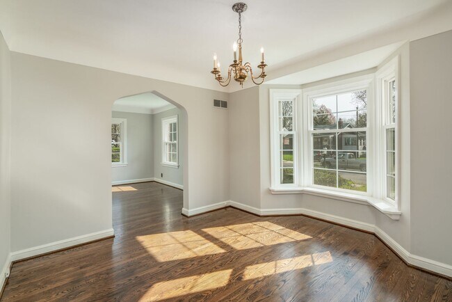 Foto del edificio - 2B/1B Charming Single Family home in Glend...