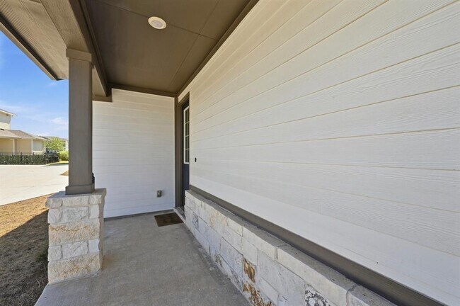 Building Photo - 8401 Orizzonte St