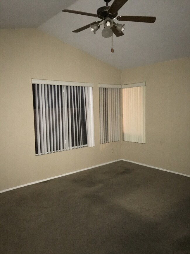 Foto del edificio - MUST SEE 1 BEDROOM HOME!