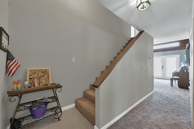 Building Photo - 10496 Summit Dr