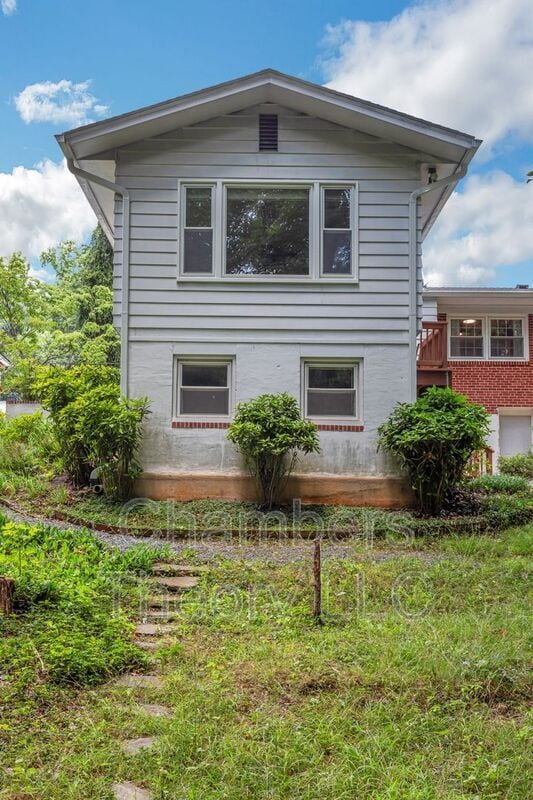 Building Photo - 10211 Fox Ln