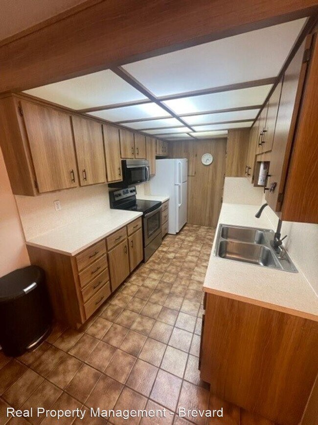 Building Photo - 4 br, 2 bath House - 304 Crown Blvd