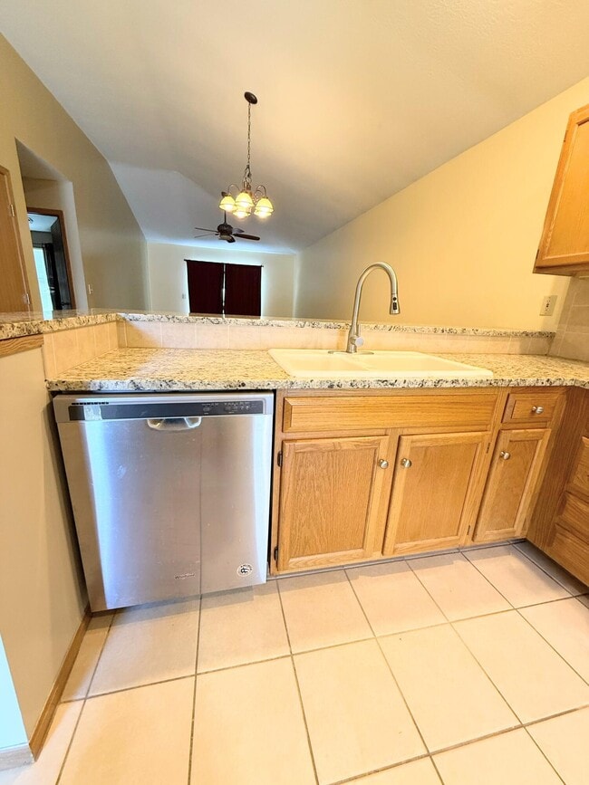 Foto del edificio - 1229 Rivercrest Dr S