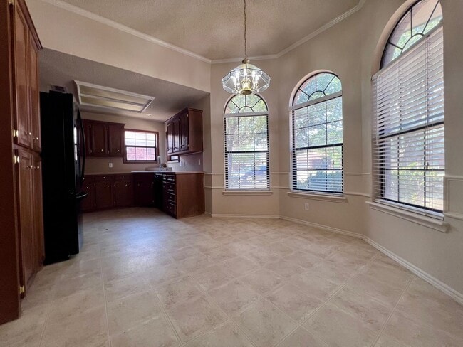 Building Photo - South Lubbock Home with Large Flex Room!