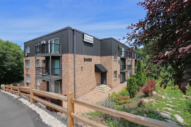 Foto del edificio - Edina Manor Apartments