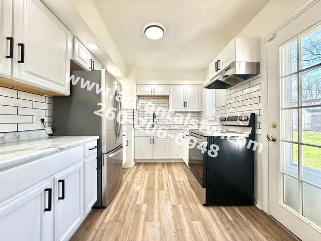 Building Photo - 3 Bedroom House