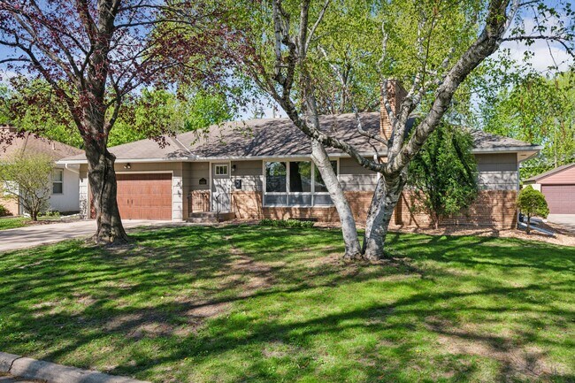 Building Photo - 6416 Wilryan Ave
