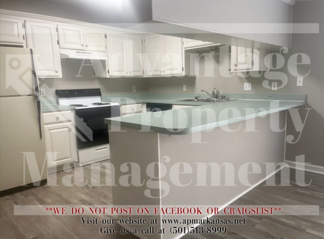 Building Photo - Charming Duplex in Greenbrier!