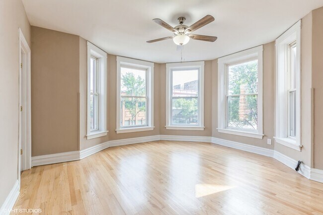 Foto del edificio - 2615 W North Ave