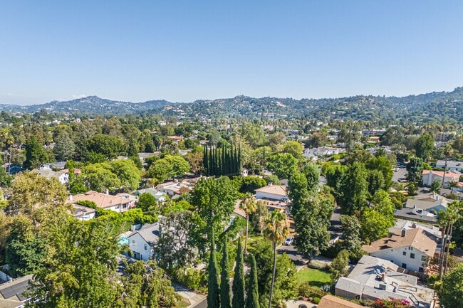 Building Photo - 4658 Fulton Ave