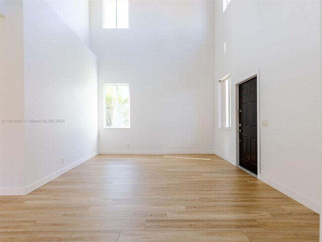 Building Photo - 1273 Majesty Terrace