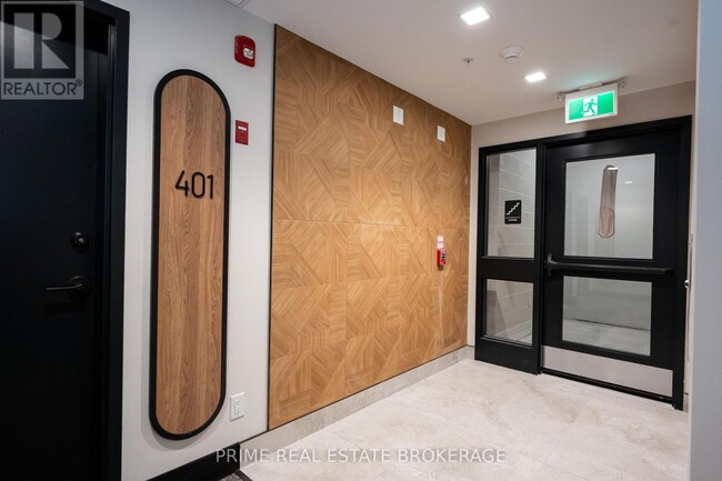 Building Photo - 15 James St