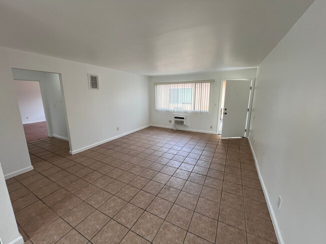 Foto del edificio - 11751 Hart St