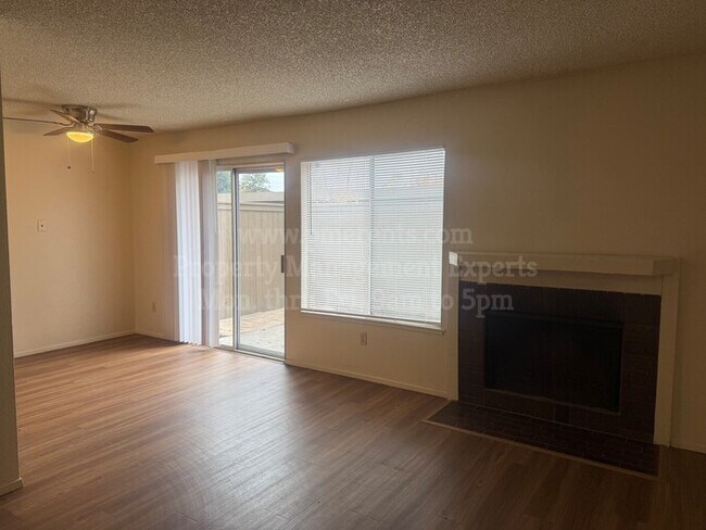 Foto del edificio - 3701 Colonial Dr