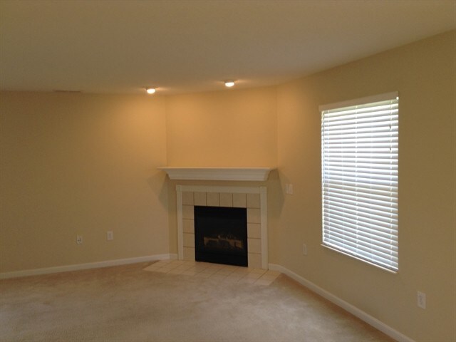 Foto del edificio - 1023 Canterbury Ln