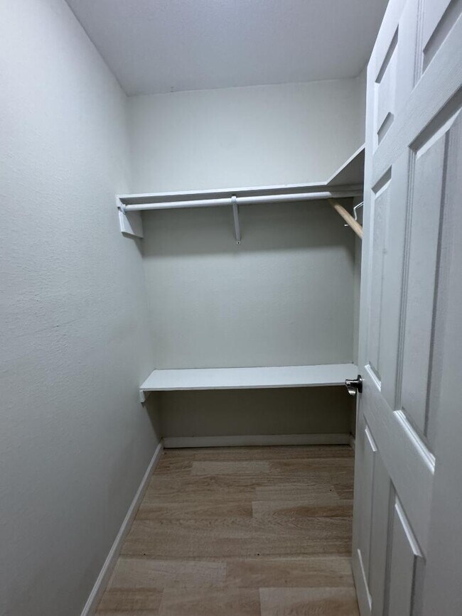 Foto del edificio - 10157 Barberry St