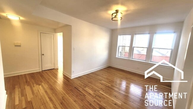 Building Photo - 1107 N Avers Ave