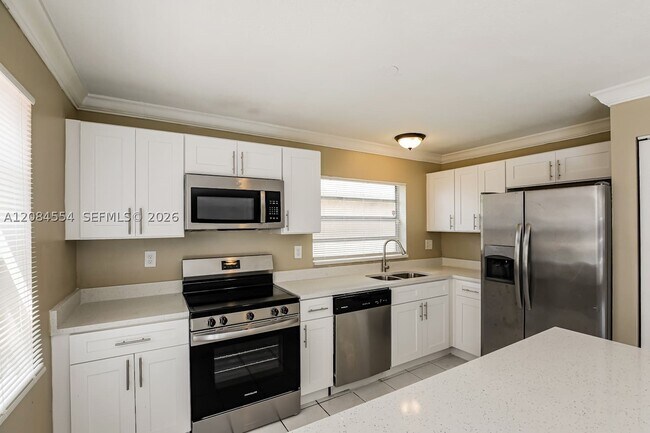 Building Photo - 13995 Langley Pl