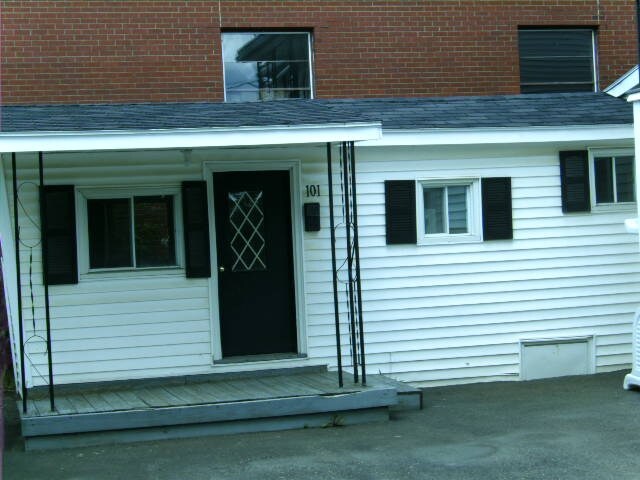 Building Photo - 432-434 Main St