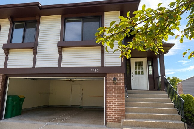 Building Photo - 1426 Chippewa Trail